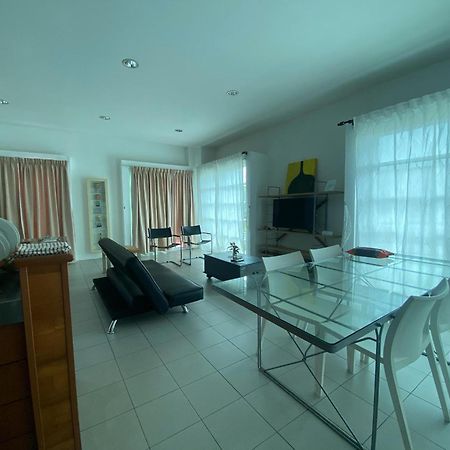 เวสต์เบอร์ลี อพาร์ตเมนท์ Apartment กูชิง ภายนอก รูปภาพ