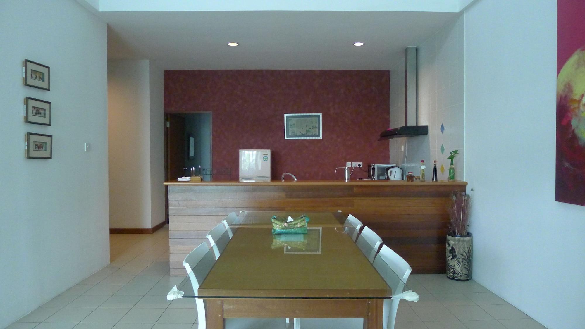 เวสต์เบอร์ลี อพาร์ตเมนท์ Apartment กูชิง ภายนอก รูปภาพ