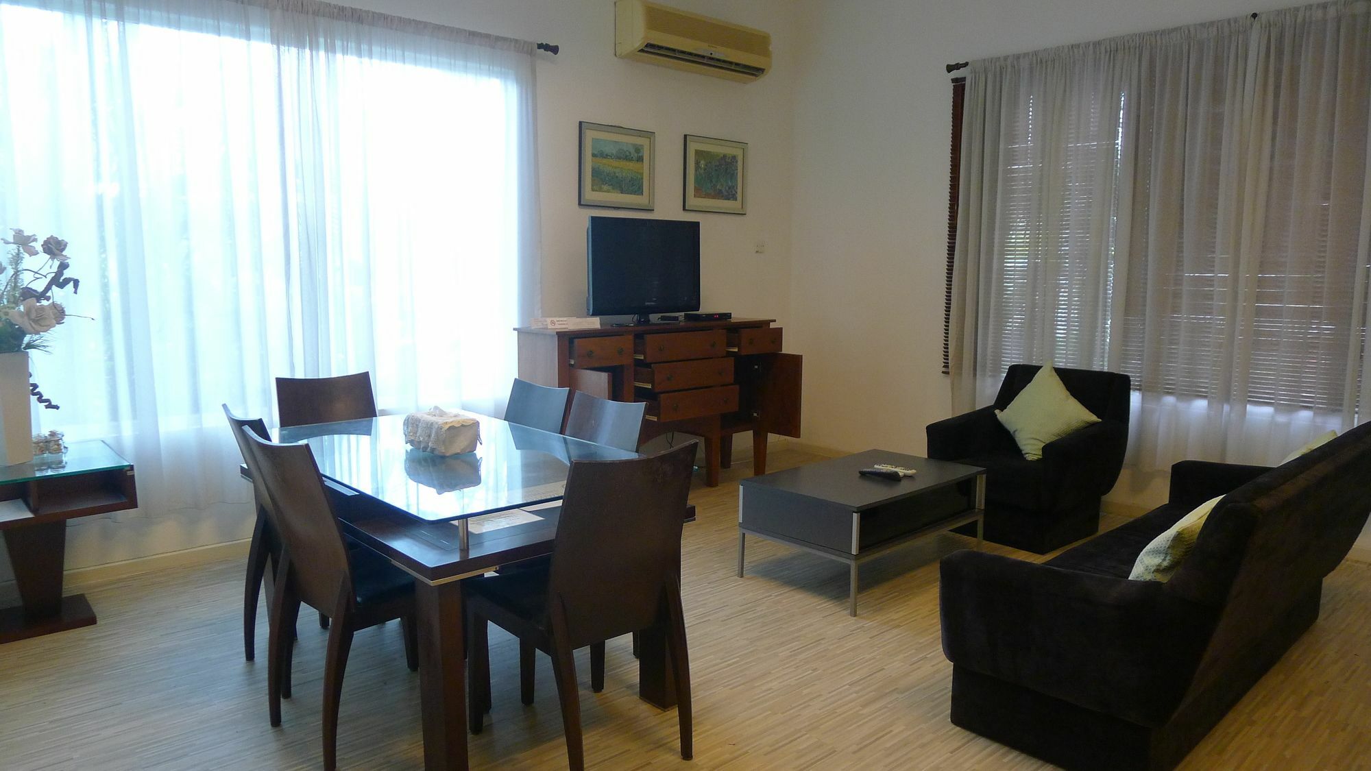เวสต์เบอร์ลี อพาร์ตเมนท์ Apartment กูชิง ภายนอก รูปภาพ