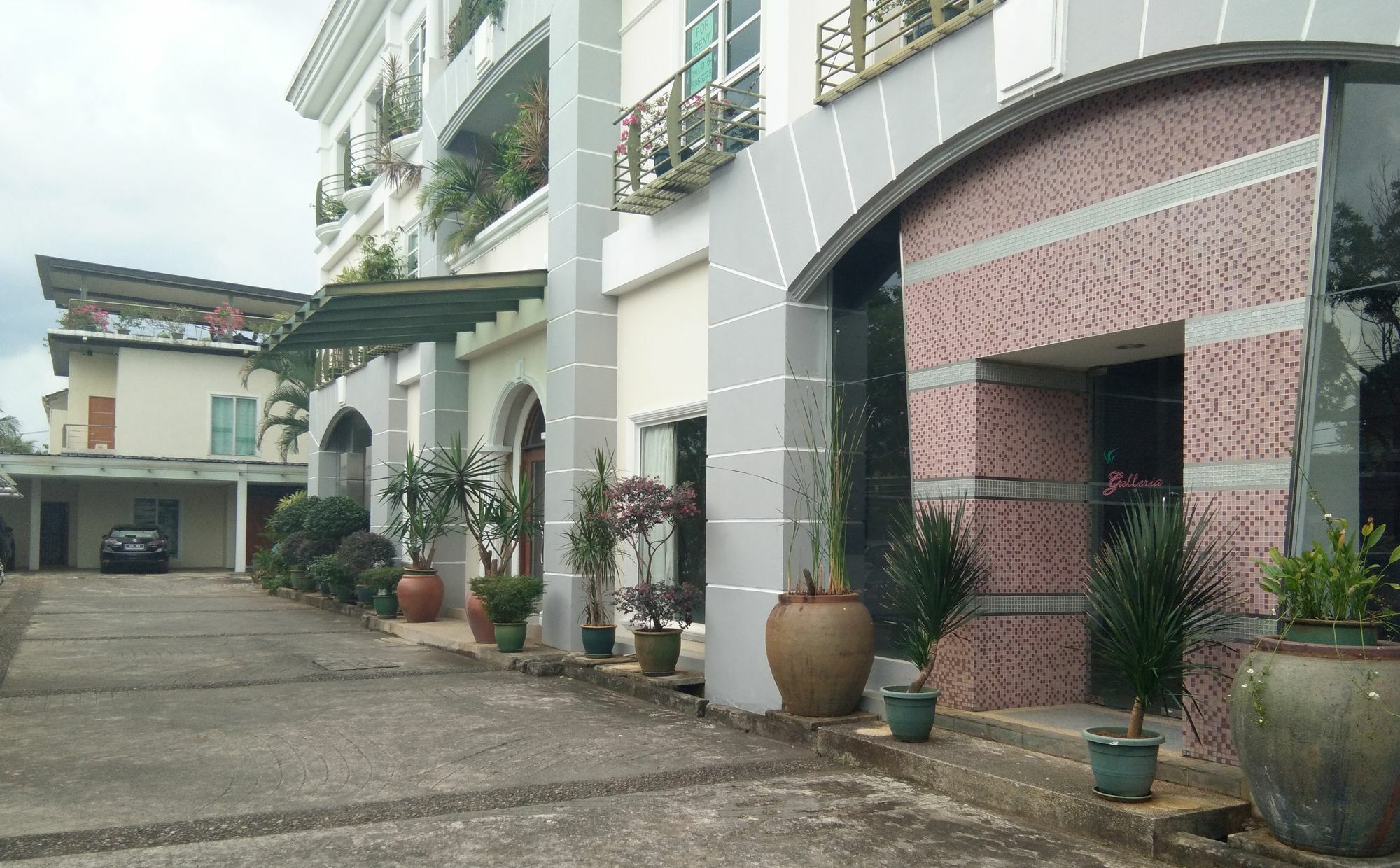 เวสต์เบอร์ลี อพาร์ตเมนท์ Apartment กูชิง ภายนอก รูปภาพ